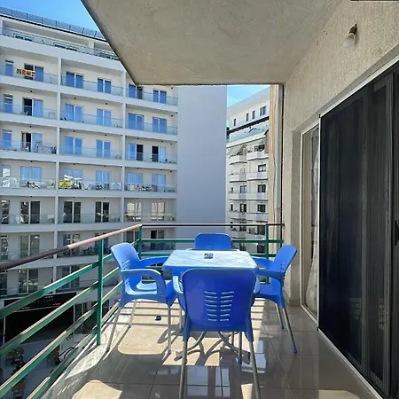 Red Apartmán Golem (Tirana)